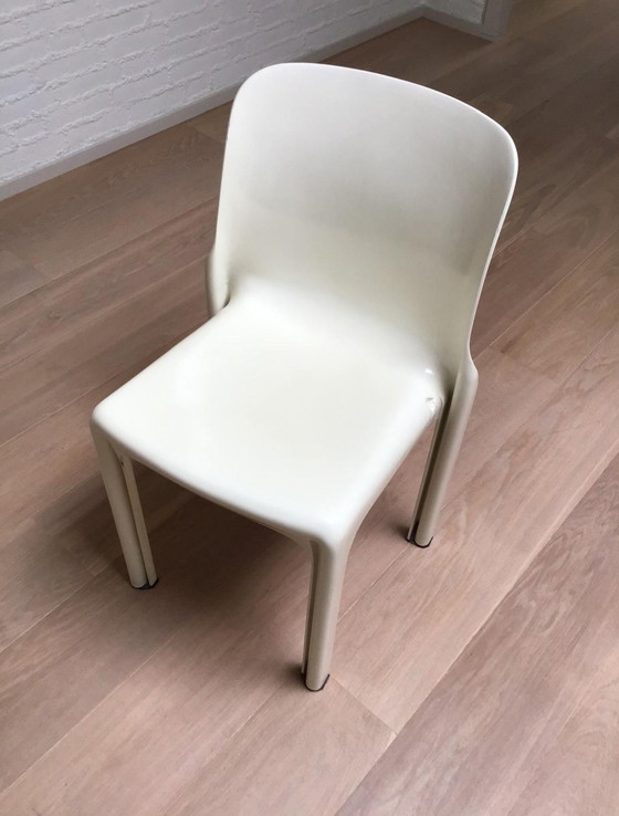 Image 1 of 4x White Artemide Chairs By Vico Magistretti