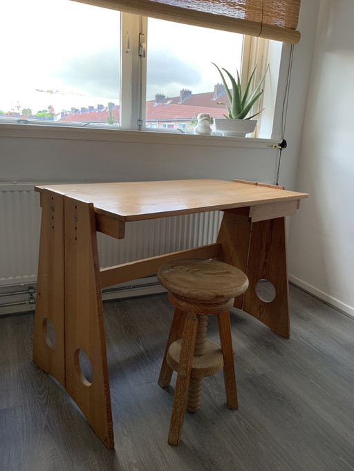 Gilbert Marklund Desk