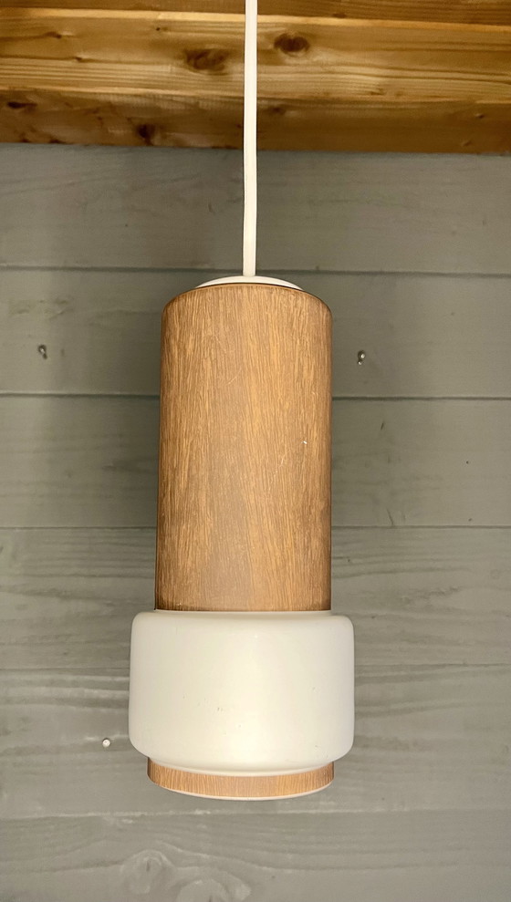 Image 1 of Lampada a sospensione vintage in vetro opalino di metà secolo 