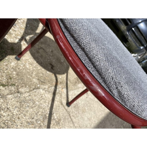 Vintage bistro restaurant chair in burgundy metal and grey fabric, 1990