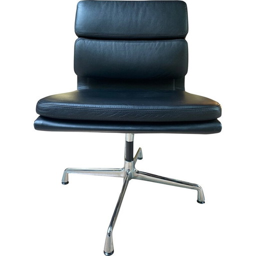 Vintage Soft pad desk chair in black leather and aluminum by Eames, 2007