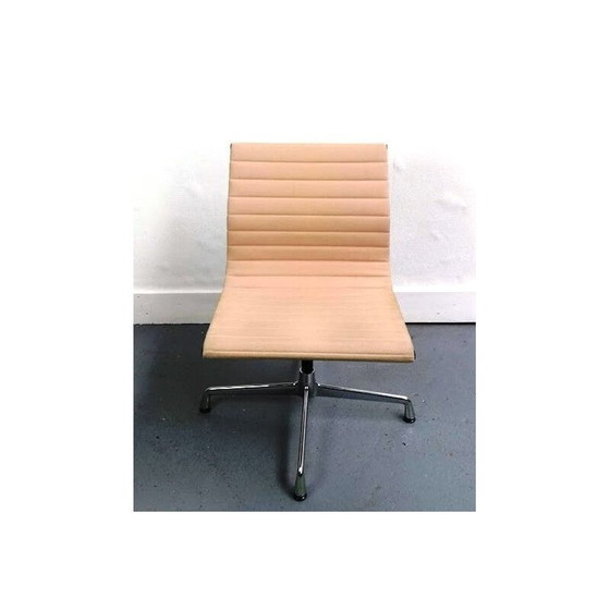 Image 1 of EA105 vintage chair by Charles & Ray Eames for Vitra