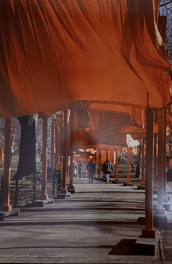 Image 1 of Christo e Jeanne-Claude: "The Gates, foto 26 di Wolfgang Volz". In condizioni eccellenti.