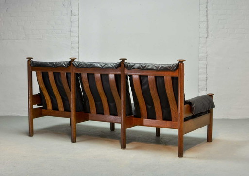 Robuste canapé scandinave 3 places en cuir noir lisse du Mid Century, années 1960