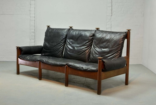 Robuste canapé scandinave 3 places en cuir noir lisse du Mid Century, années 1960