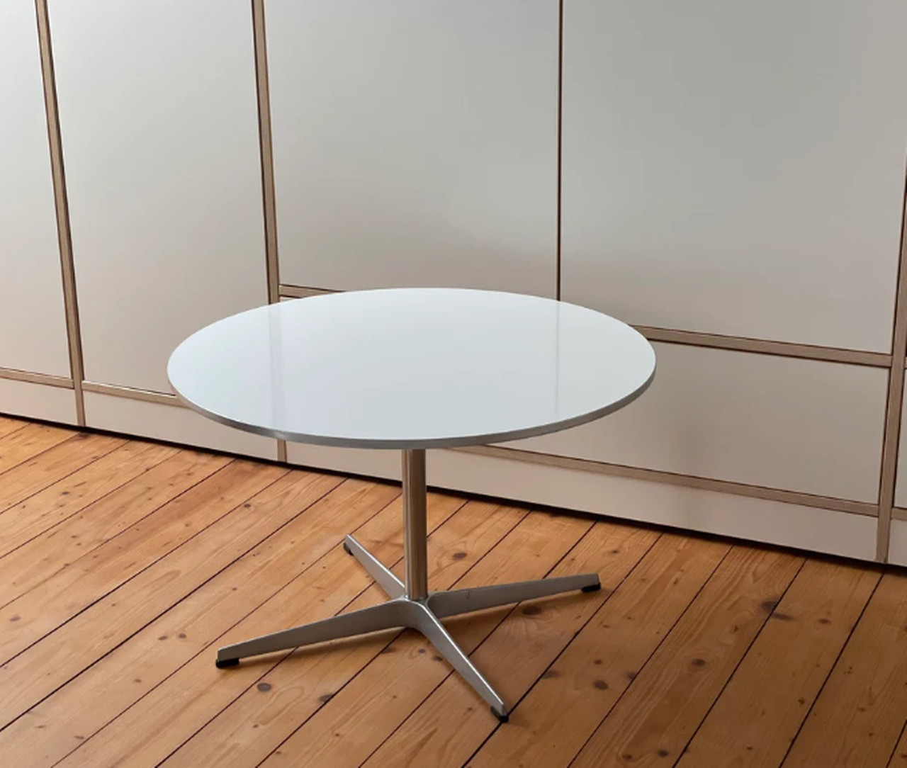 B-table FRITZ HANSEN 1989製vintage Fritz Hansen Coffee table | €1,390 | Whoppah