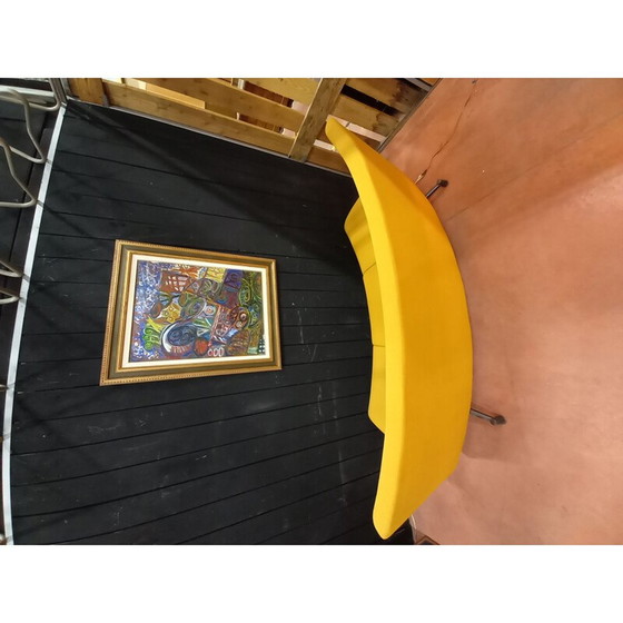 Image 1 of Divano vintage curvo a 3 posti in tessuto giallo con struttura in metallo, anni '80