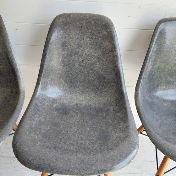 Image 1 of 4x Dining Chairs In Elephant Hide Grey Herman Miller