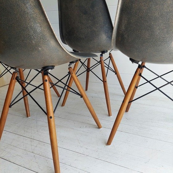 Image 1 of 4x Dining Chairs In Elephant Hide Grey Herman Miller