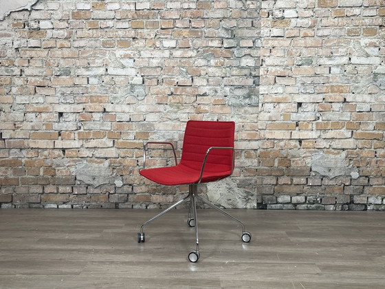 Image 1 of Arper Catifa 46 Swivel rouge