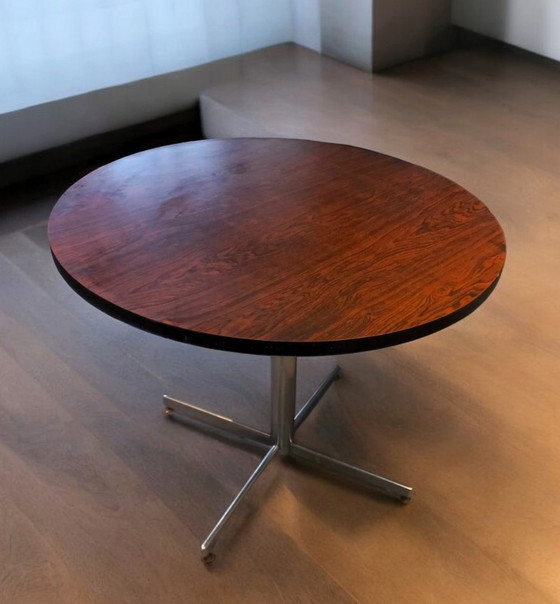 Image 1 of Vintage round dining table