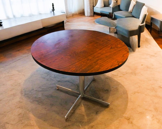 Image 1 of Vintage round dining table