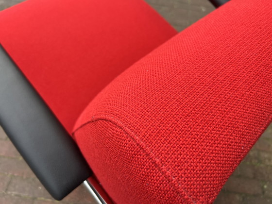 Image 1 of Leolux Scylla Armchair red fabric