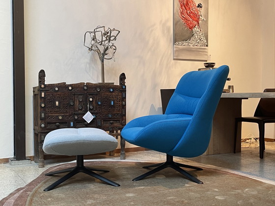 Image 1 of Leolux Hilco swivel armchair with footstool