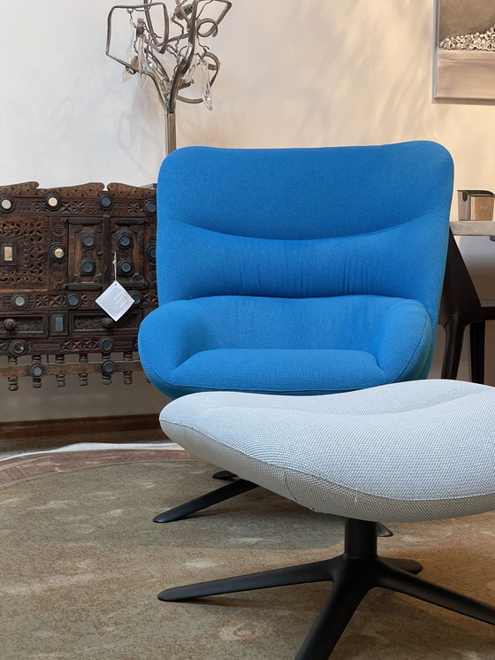 Image 1 of Leolux Hilco swivel armchair with ottoman