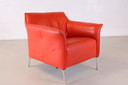 Fauteuil Mayon Leolux en cuir rouge
