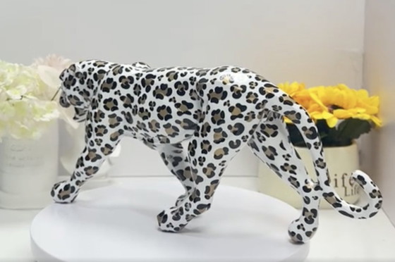 Image 1 of Leopard Sculpture – Elegant And Modern Design Decoration