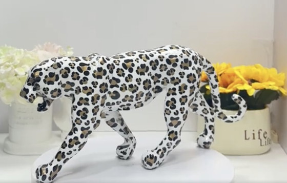 Image 1 of Leopard Sculpture – Elegant And Modern Design Decoration