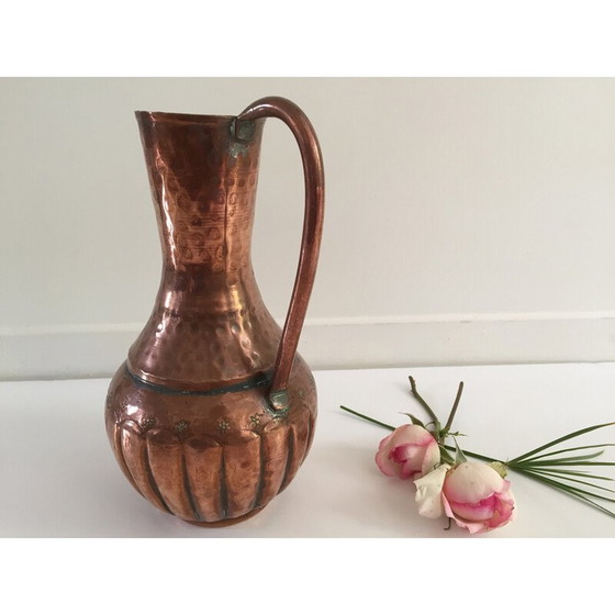 Image 1 of Vintage pitcher-shaped vase in hammered copper