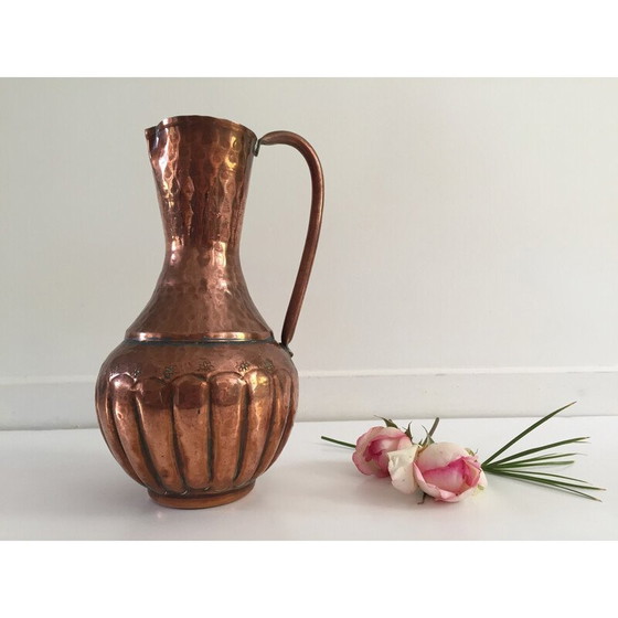 Image 1 of Vintage pitcher-shaped vase in hammered copper