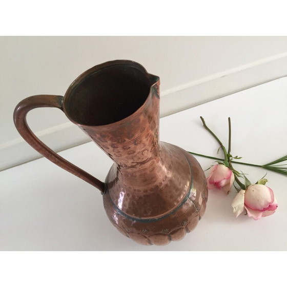 Image 1 of Vintage pitcher-shaped vase in hammered copper