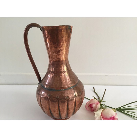 Image 1 of Vintage pitcher-shaped vase in hammered copper