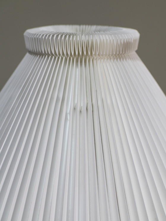 Image 1 of Lampada da terra Le Klint 339, paralume plissettato in ottone vintage danese