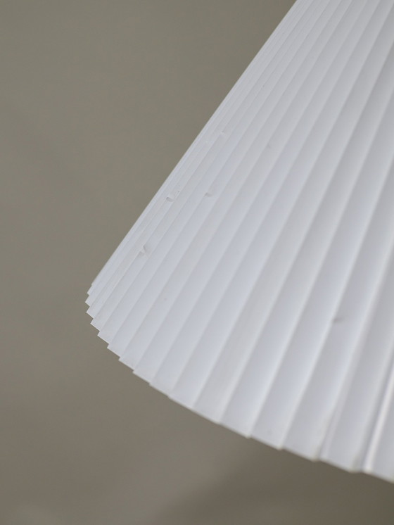 Image 1 of Lampada da terra Le Klint 339, paralume plissettato in ottone vintage danese