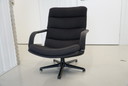 Artifort f142 armchair