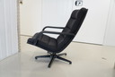 Artifort f142 armchair