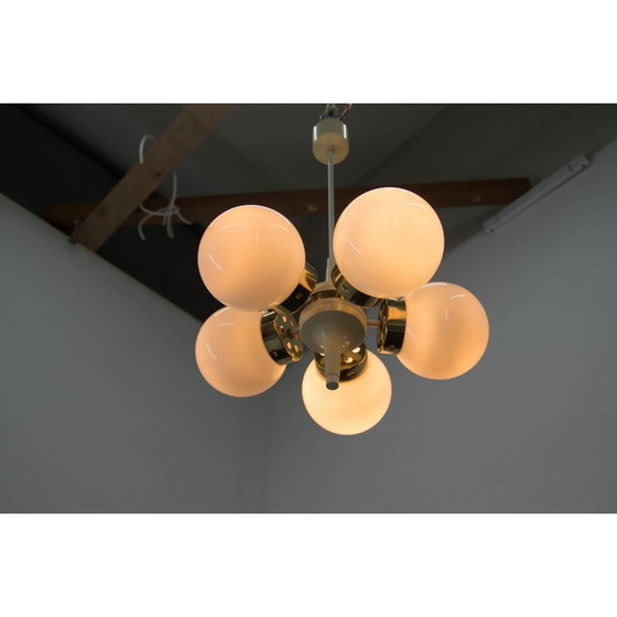 Image 1 of Set di 3 lampadari vintage in ottone e vetro opalino per Elektroinstala Decin, 1960