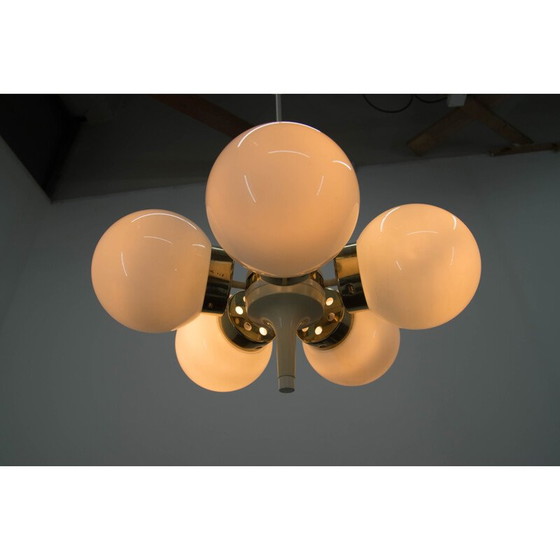 Image 1 of Set di 3 lampadari vintage in ottone e vetro opalino per Elektroinstala Decin, 1960