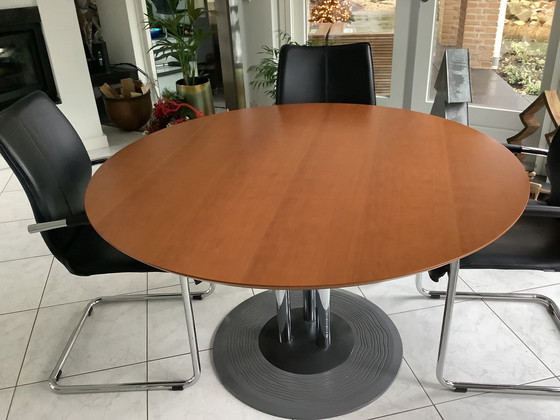Image 1 of Leolux dining table