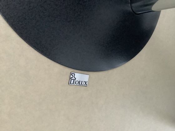 Image 1 of Leolux dining table