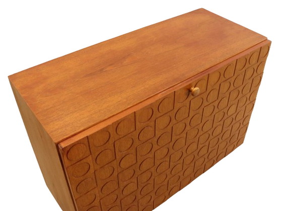 Image 1 of Armoire à rabats 'Vignobles' vintage