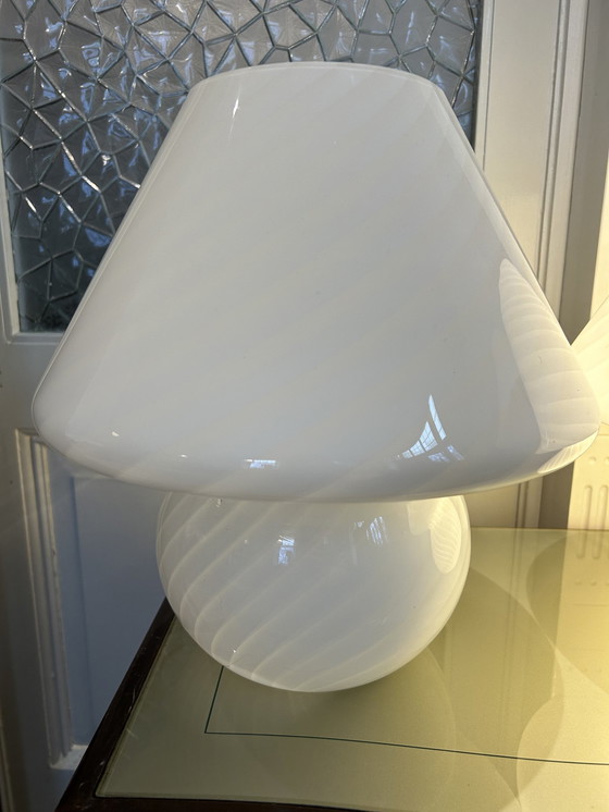 Image 1 of Lampada da tavolo a forma di fungo a spirale in Murano