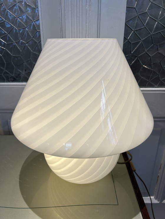 Image 1 of Lampada da tavolo a forma di fungo a spirale in Murano
