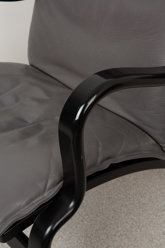 Image 1 of Poltrona vintage in pelle nera - Stouby 1970, modello Mimi | Design danese