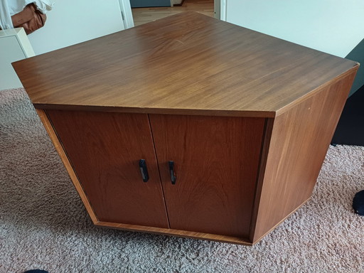 1x Corner cabinet