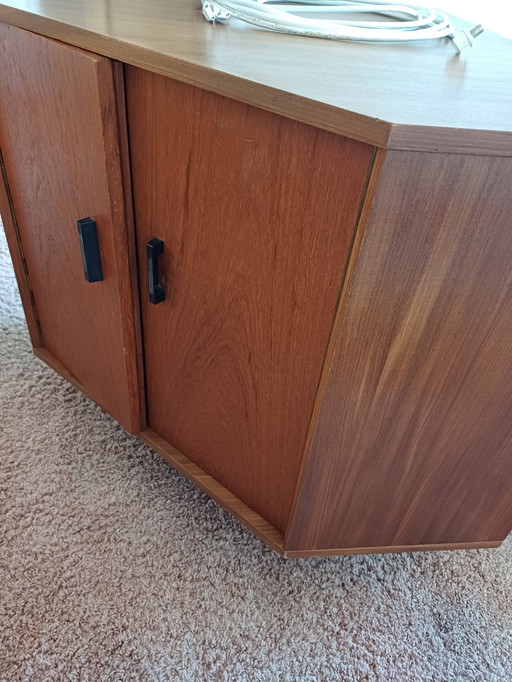 1x Corner cabinet