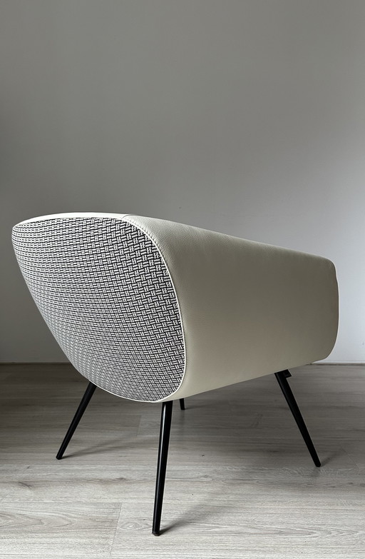 Leolux Mundo design armchair