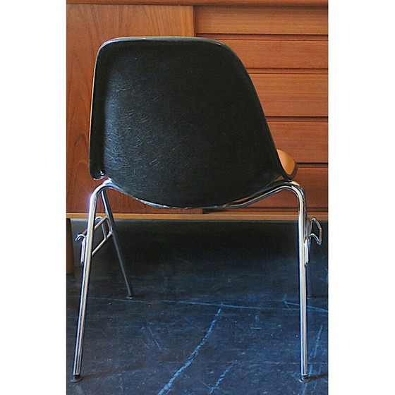 Image 1 of Vintage fiberglass and hopsack chairs by Charles and Ray Eames for Herman Miller, 1970