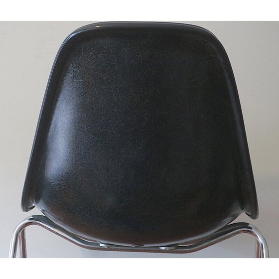 Image 1 of Vintage fiberglass and hopsack chairs by Charles and Ray Eames for Herman Miller, 1970