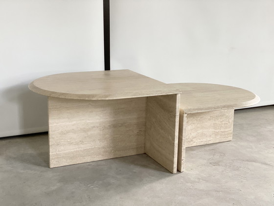 Image 1 of Table basse en travertin