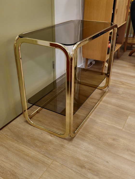 Image 1 of Tavolino laterale vintage, divisorio per stanza, mobiletto aperto in ottone 