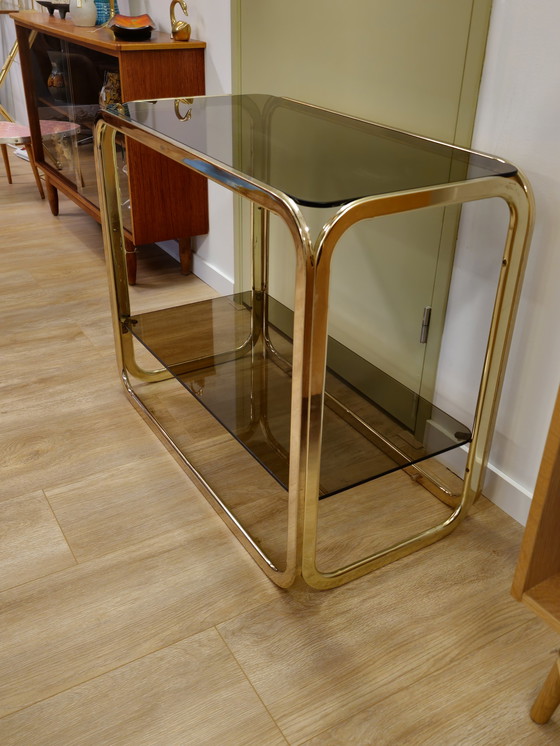 Image 1 of Tavolino laterale vintage, divisorio per stanza, mobiletto aperto in ottone 