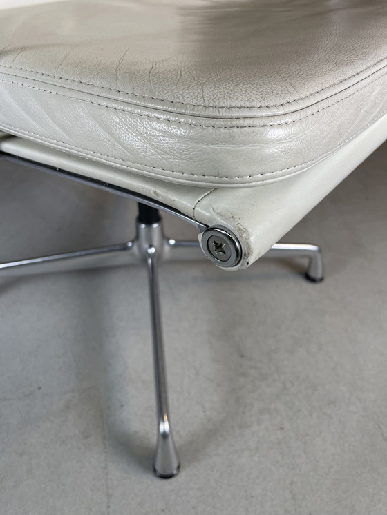 Image 1 of Vitra Eames Ea208 Softpad Meeting Chair