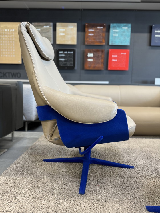 Image 1 of Leolux Cream Relax armchair with Hocker leather Blue