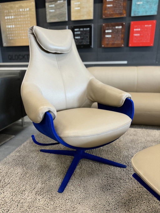 Leolux Cream Relax armchair with Hocker leather Blue