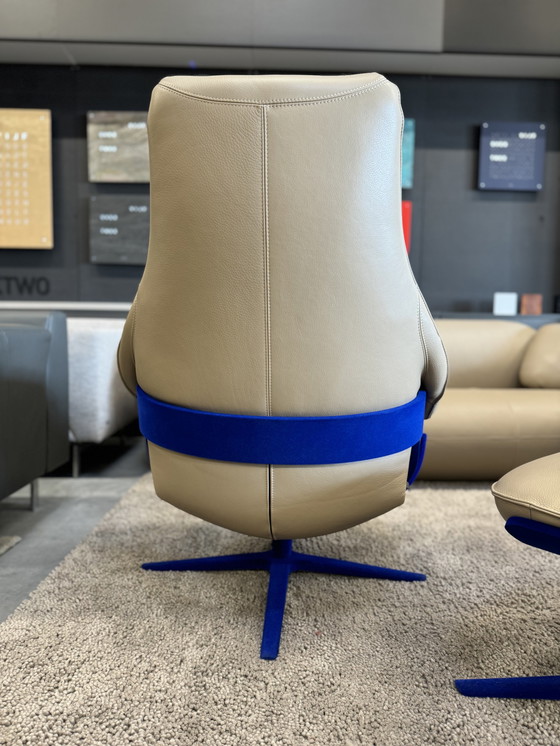 Image 1 of Leolux Cream Relax armchair with Hocker leather Blue